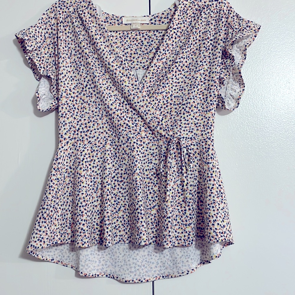 XL wrapped Cream with Orange and Yellow little flowers Blouse